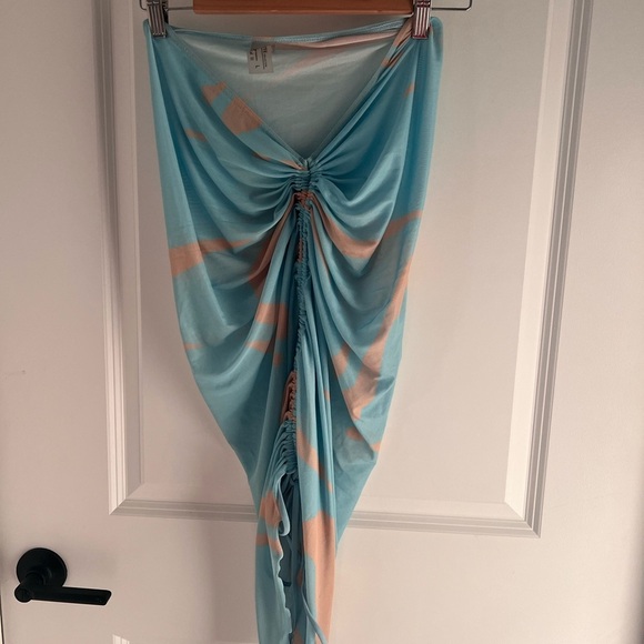 Blue Abstract  Sheer Cover-Up Size Large - Picture 4 of 9